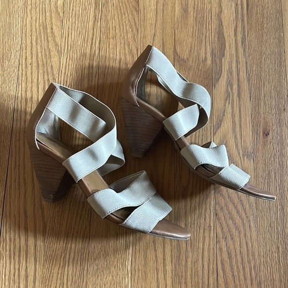 Vince Camuto Beige Strappy Sandals with cone heel - Picture 3 of 5